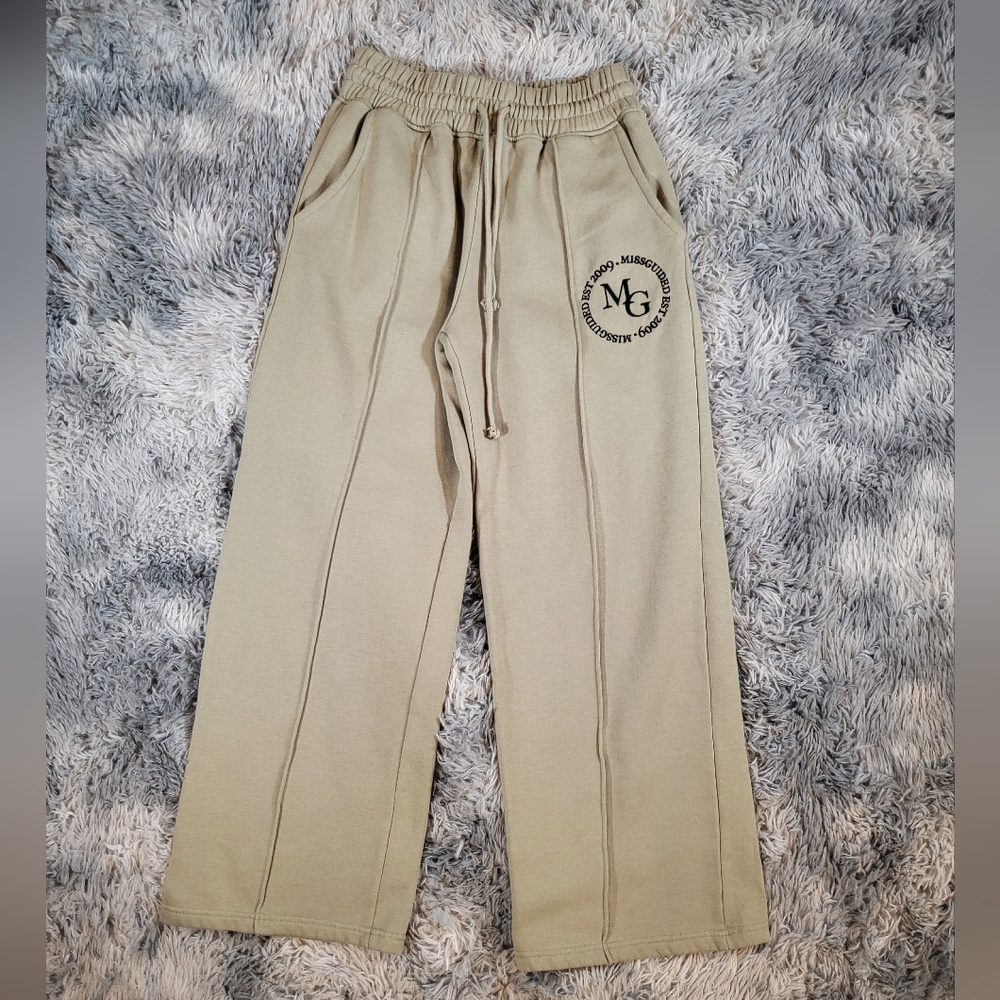 Missguided Petite US 2 Neutral Tone Wide-Leg Sweatpants with Logo